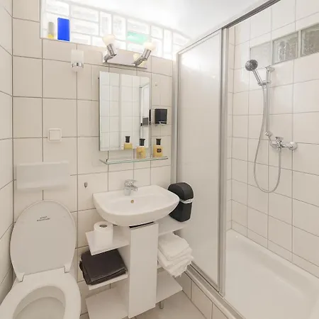 Premium Budget Apartment *